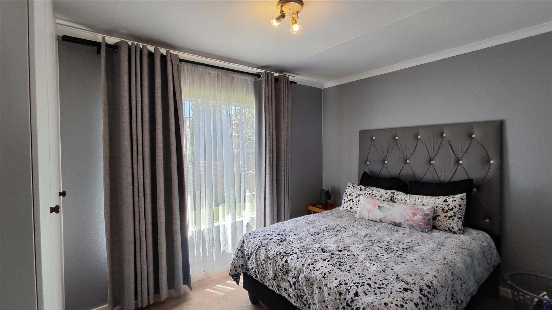 Bed Room 2 - 12 square meters of property in Sasolburg
