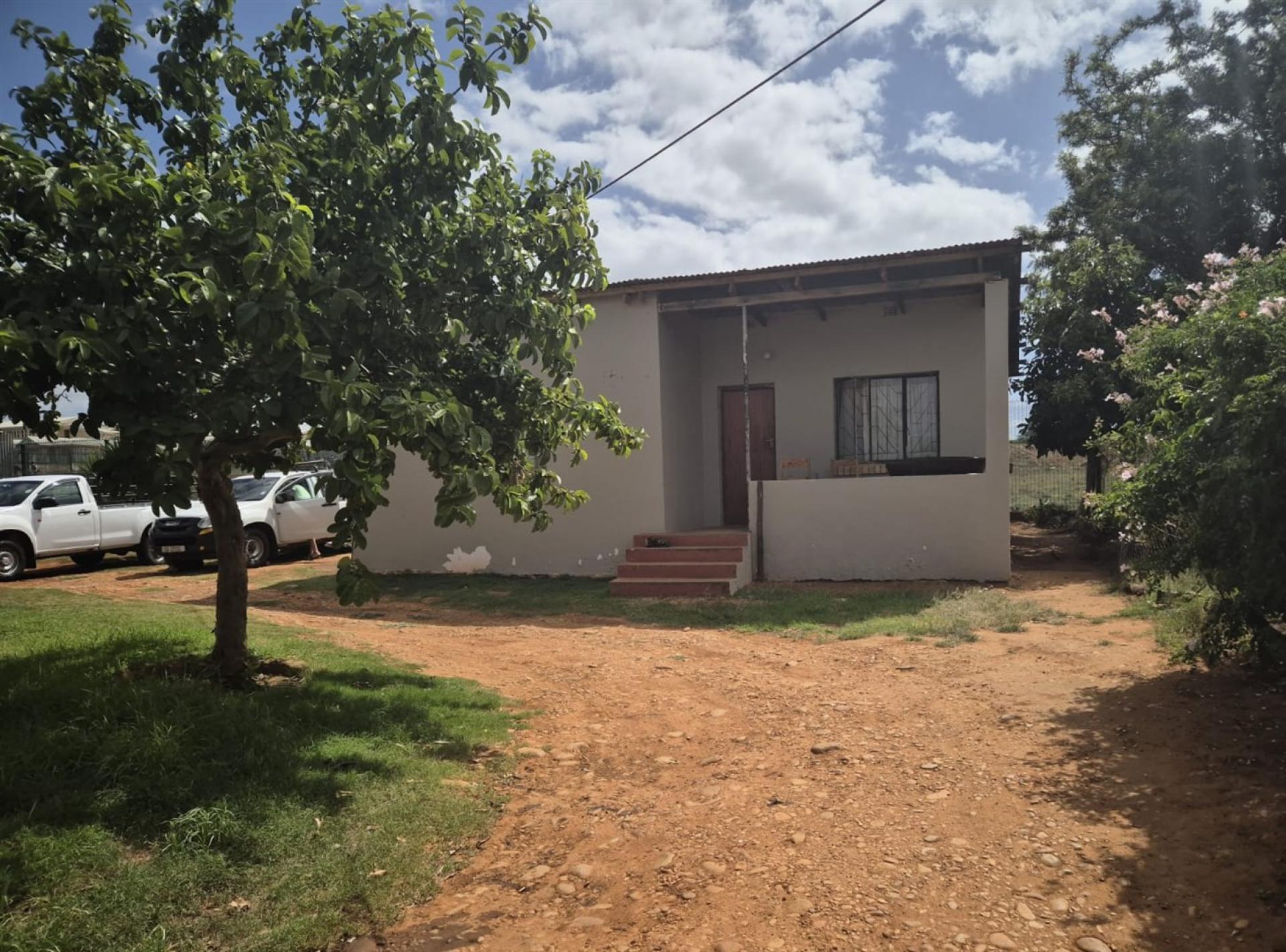 Front View of property in Hankey