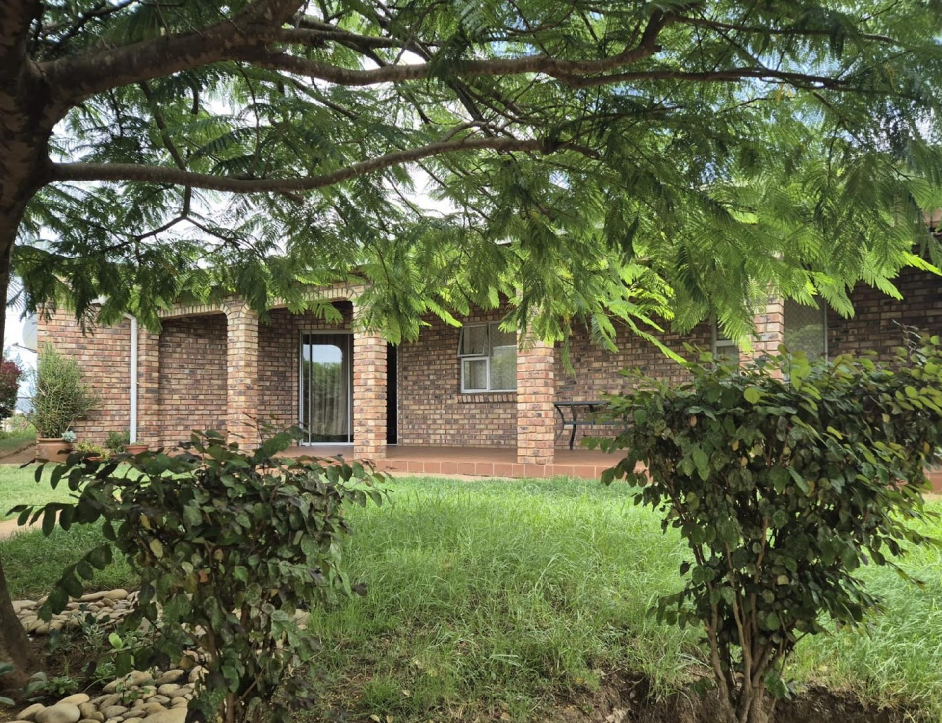 Front View of property in Hankey