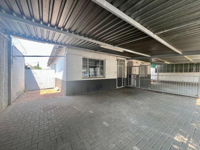 2 Bedroom Apartment for Sale For Sale in Rosettenville - MR622285