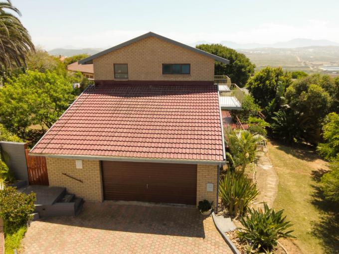 4 Bedroom House for Sale For Sale in Hartenbos - MR622357