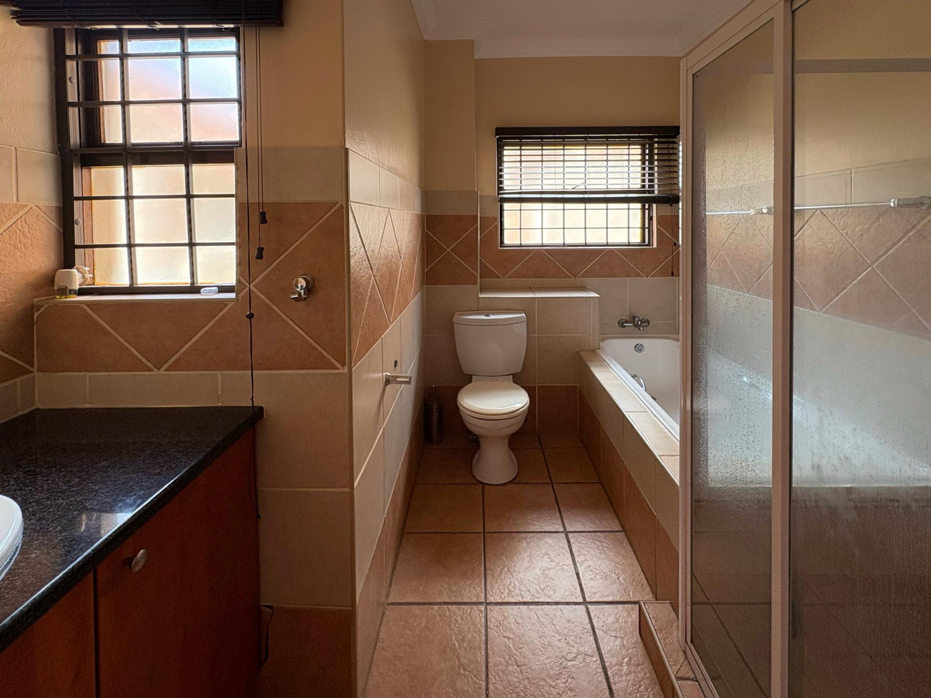 Bathroom 2 of property in Montana Tuine