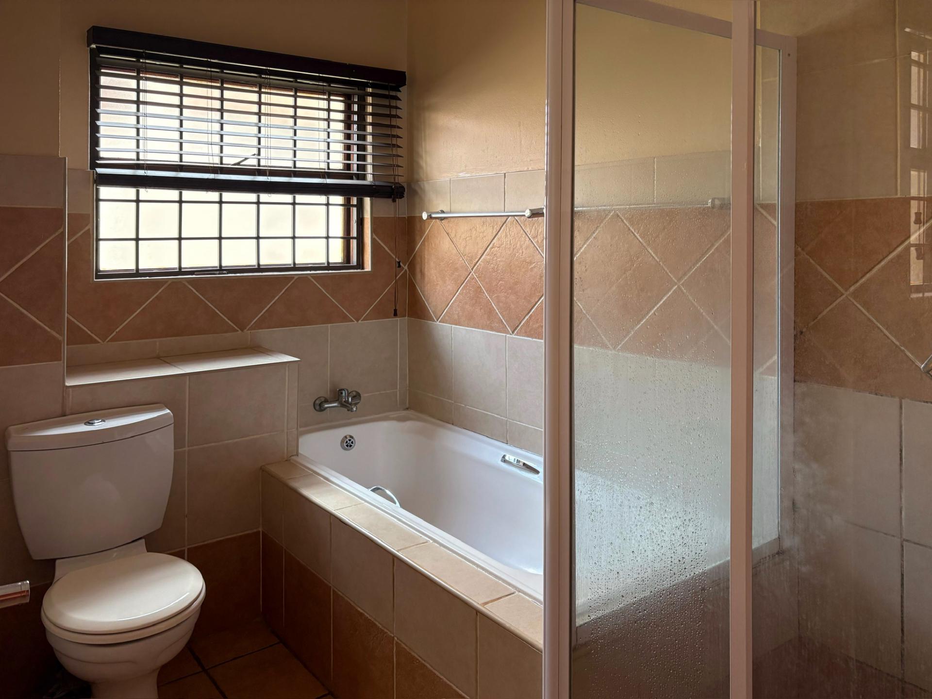 Bathroom 2 of property in Montana Tuine