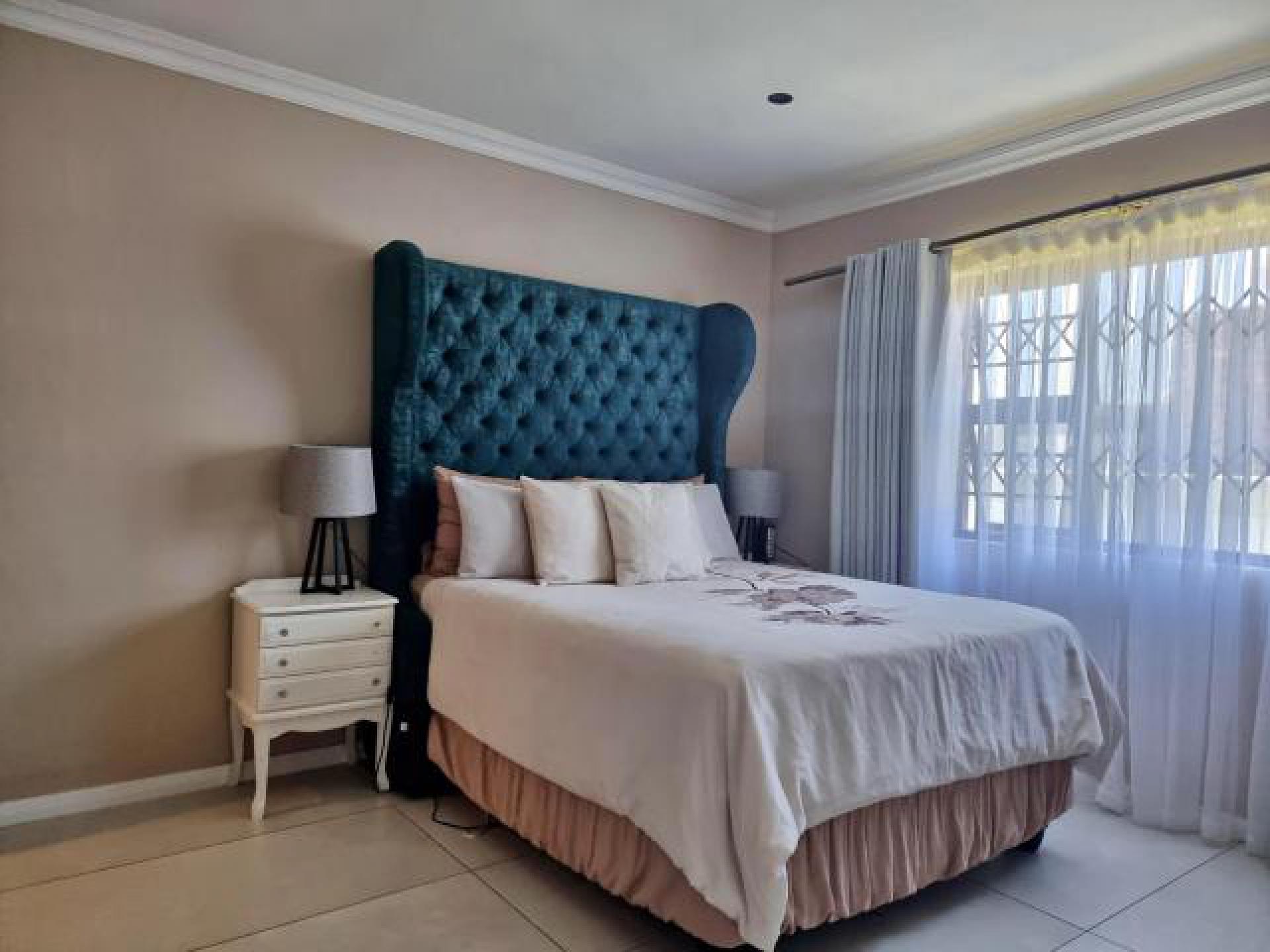 Main Bedroom of property in Fairview - PE