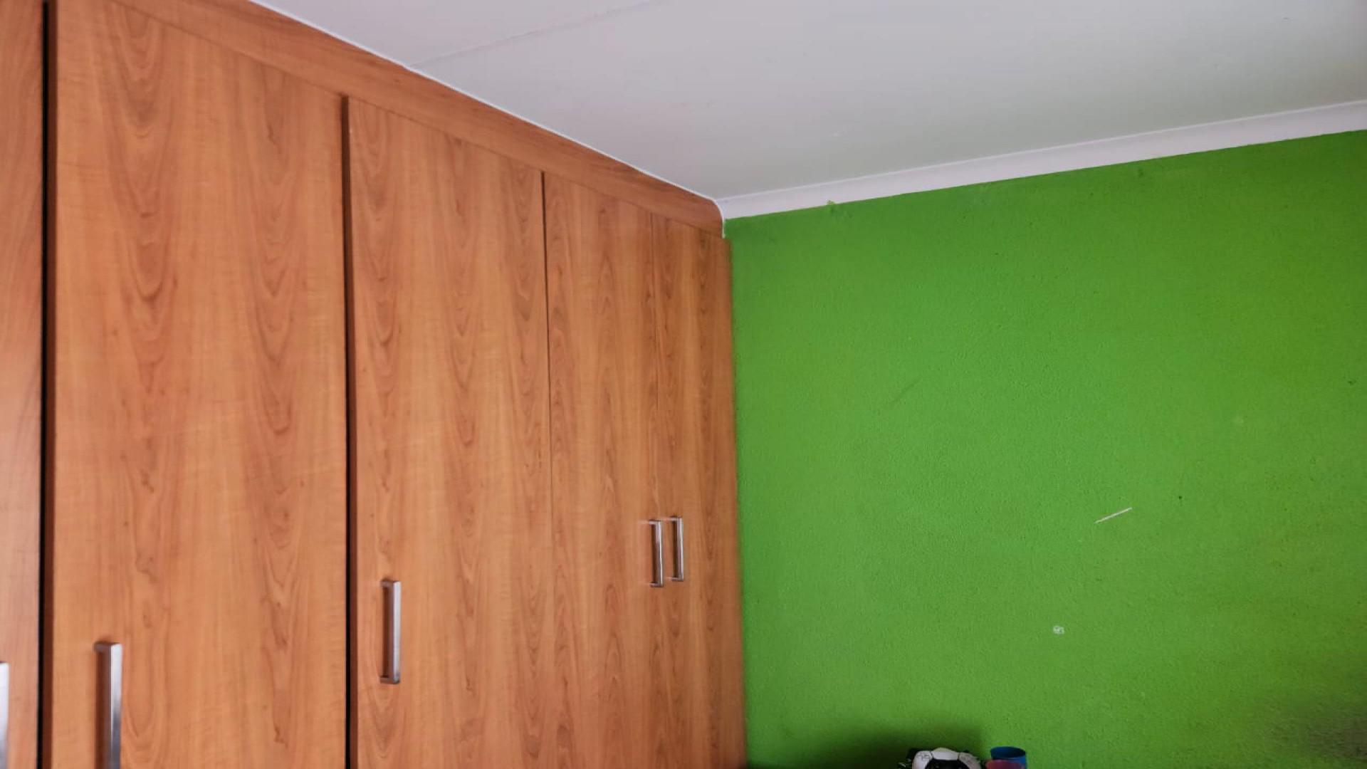 Bed Room 3 of property in Tlhabane West