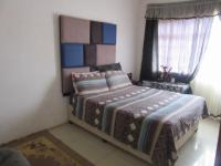 Bed Room 2 of property in Vryburg