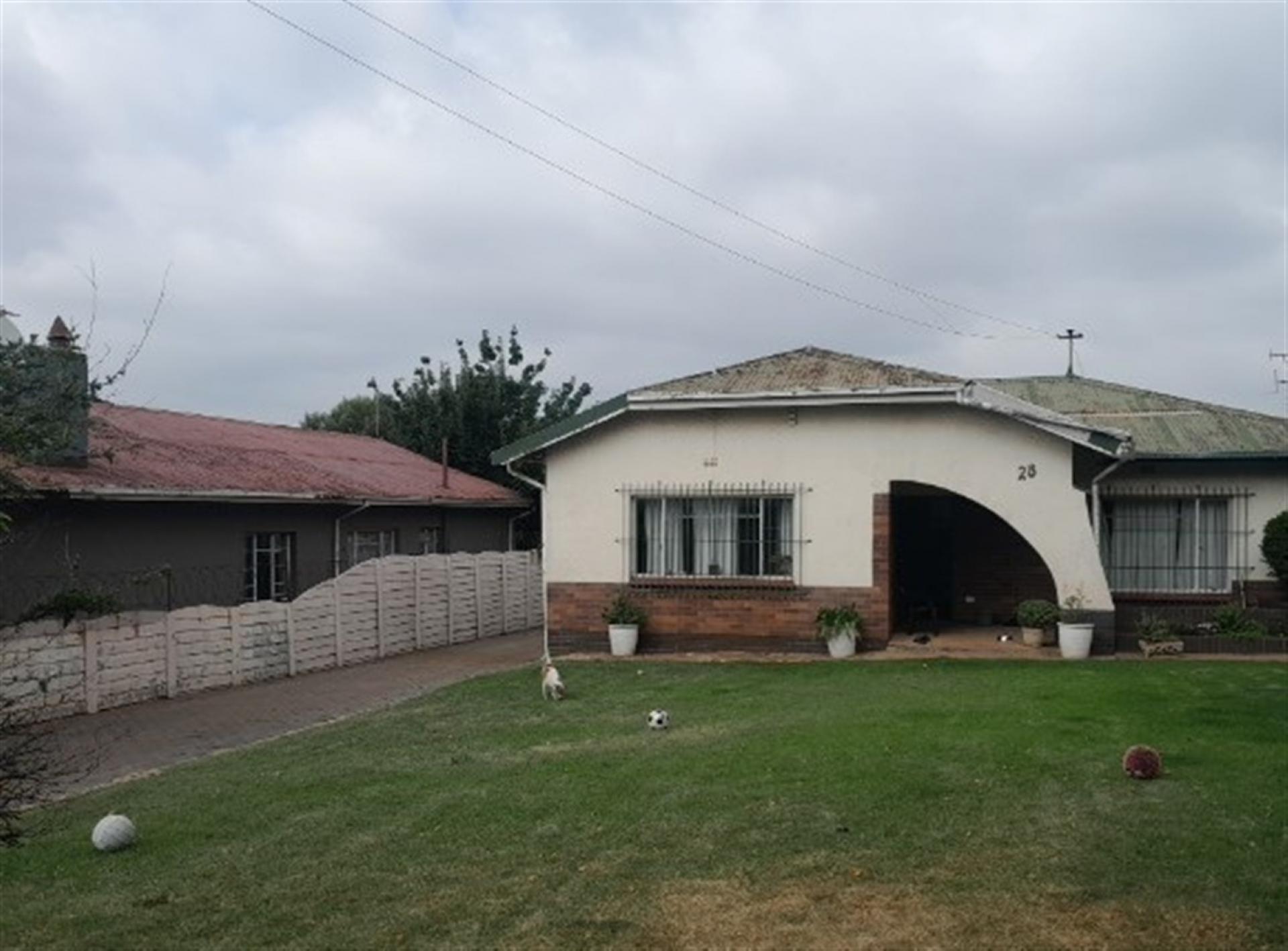 Front View of property in Homestead