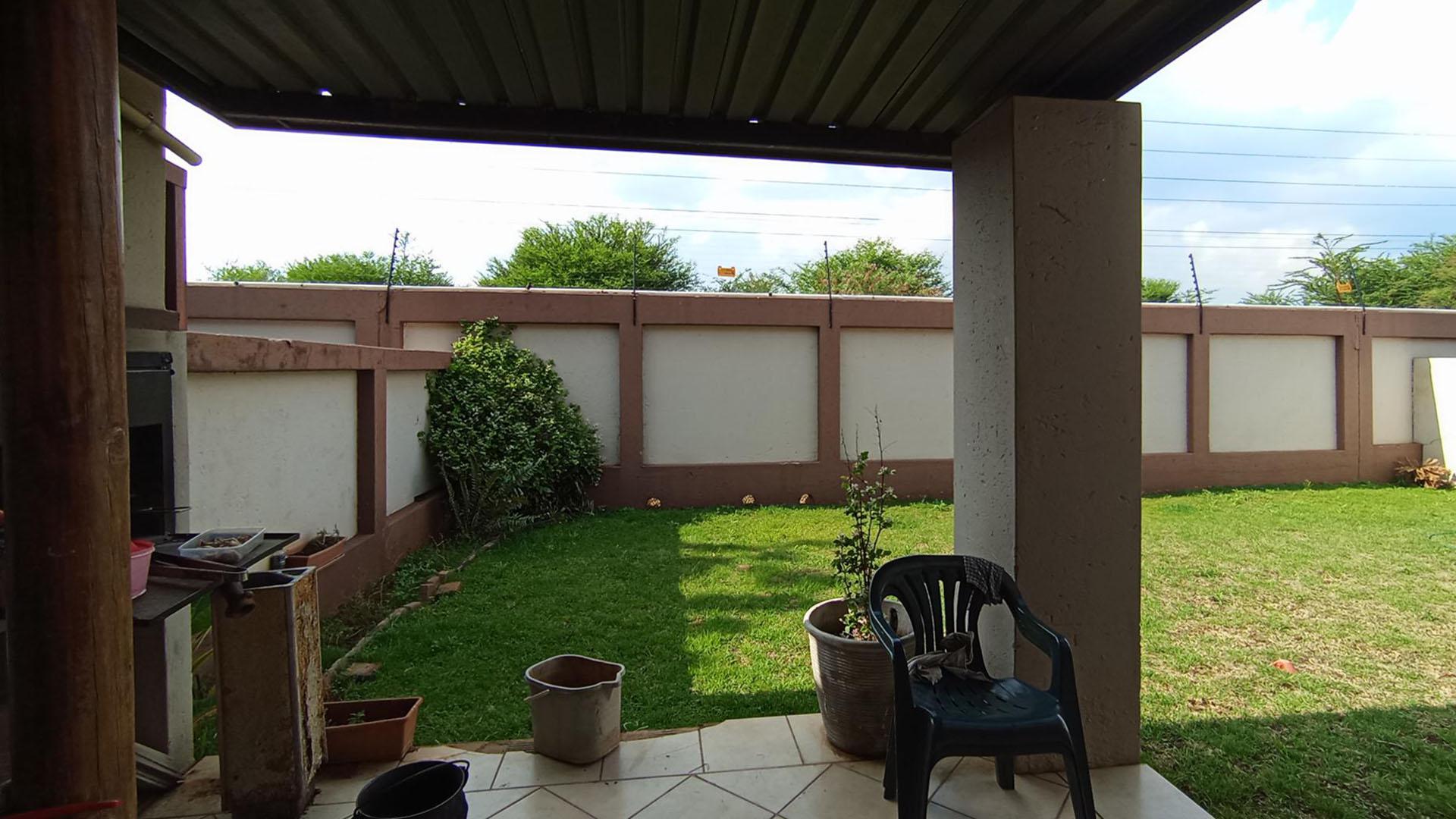 Patio - 10 square meters of property in Annlin