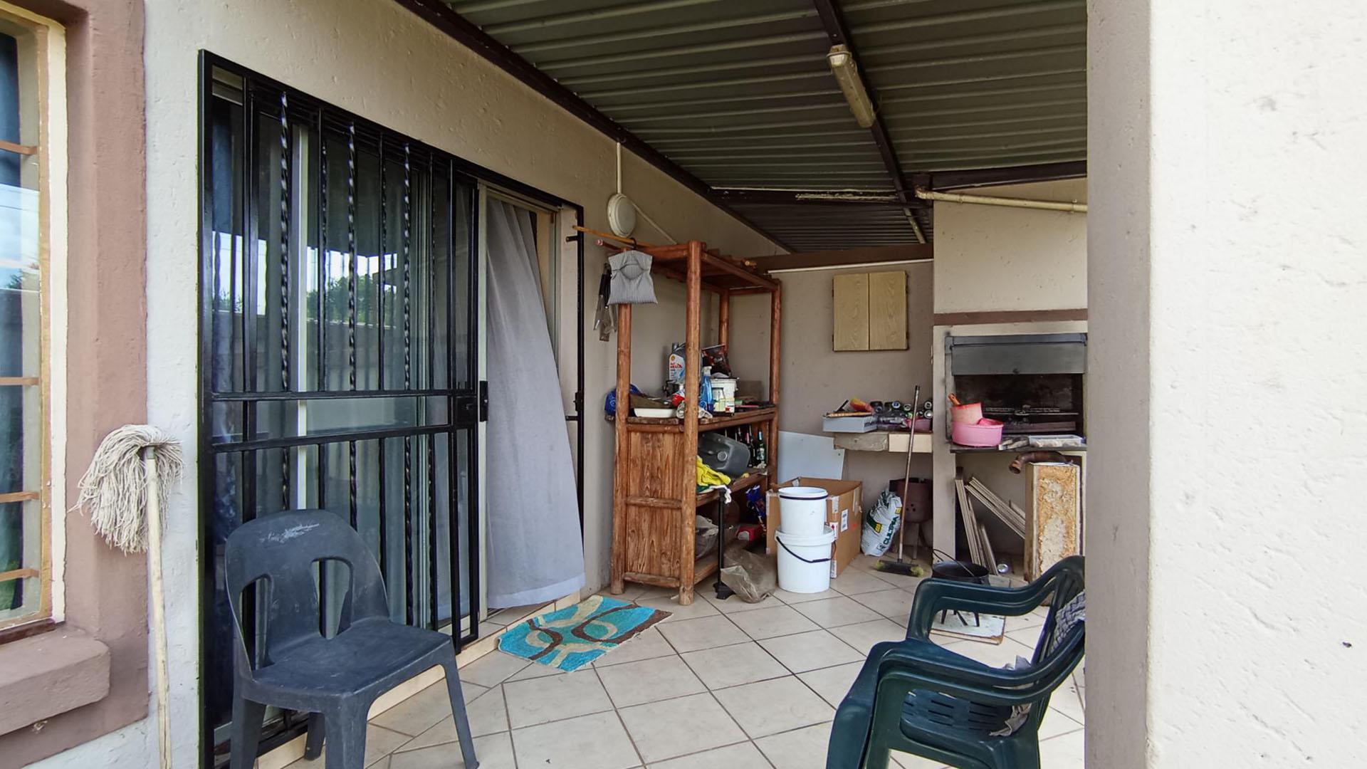 Patio - 10 square meters of property in Annlin