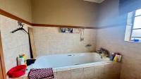 Bathroom 2 of property in Annlin