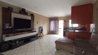 Lounges - 19 square meters of property in Annlin