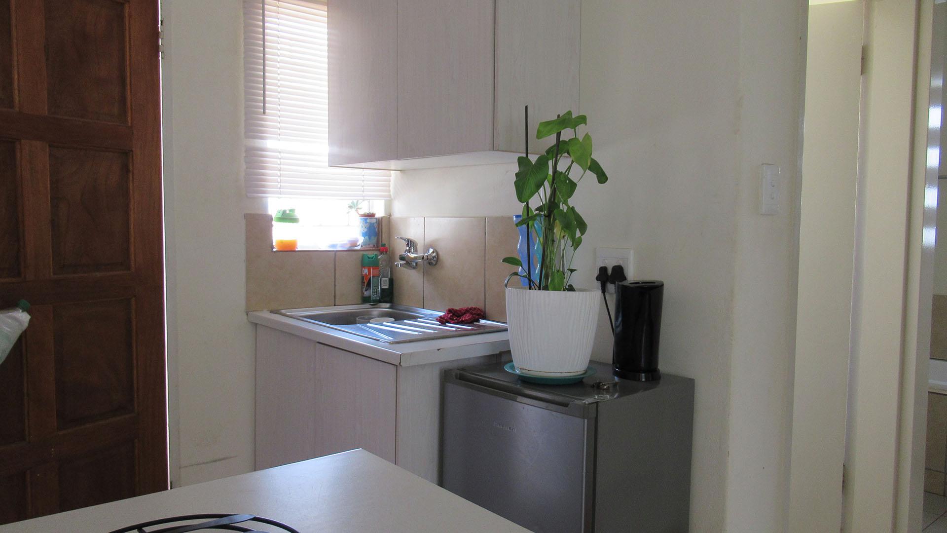 Kitchen - 15 square meters of property in Witpoortjie