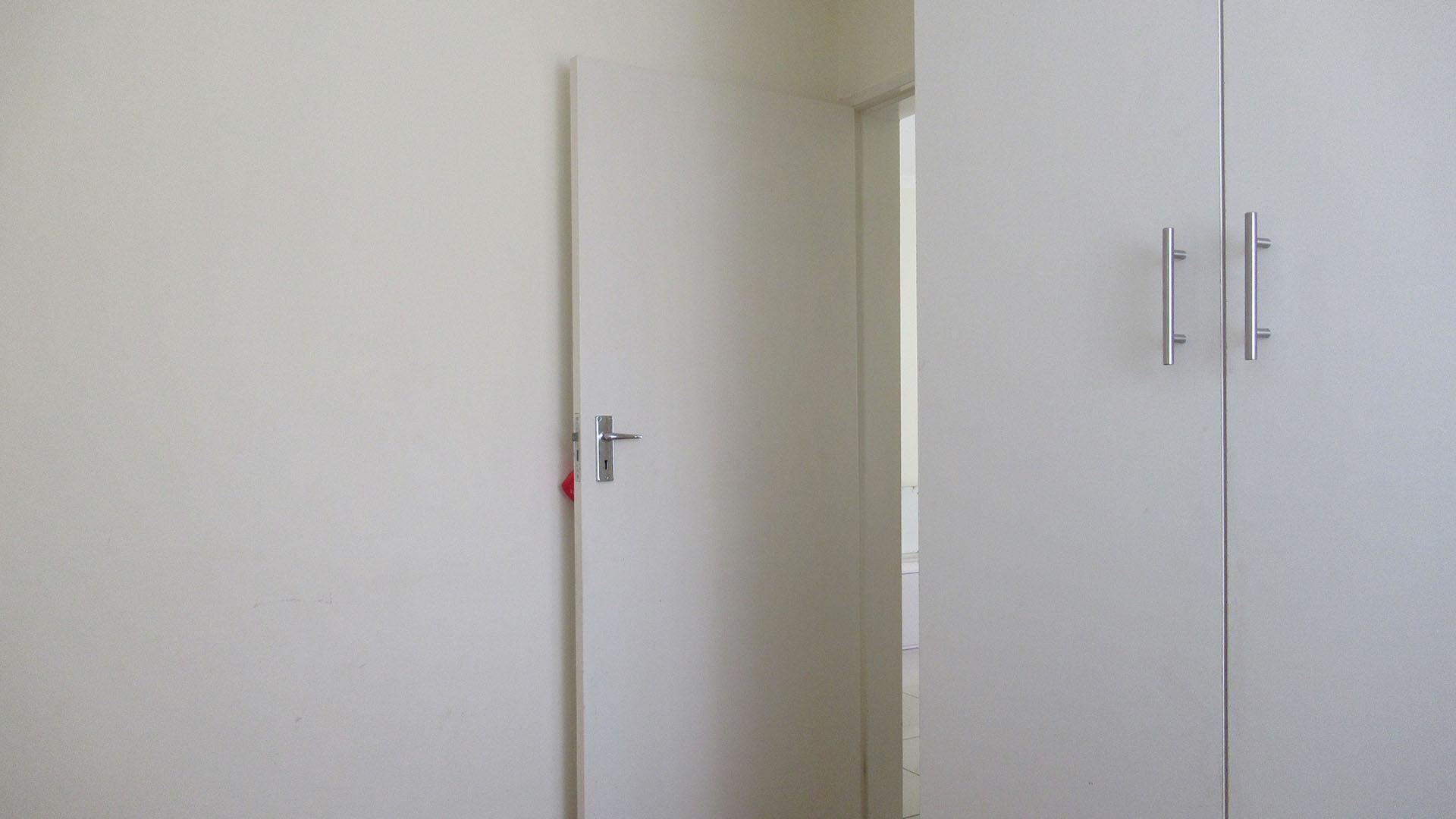 Bed Room 1 - 8 square meters of property in Witpoortjie