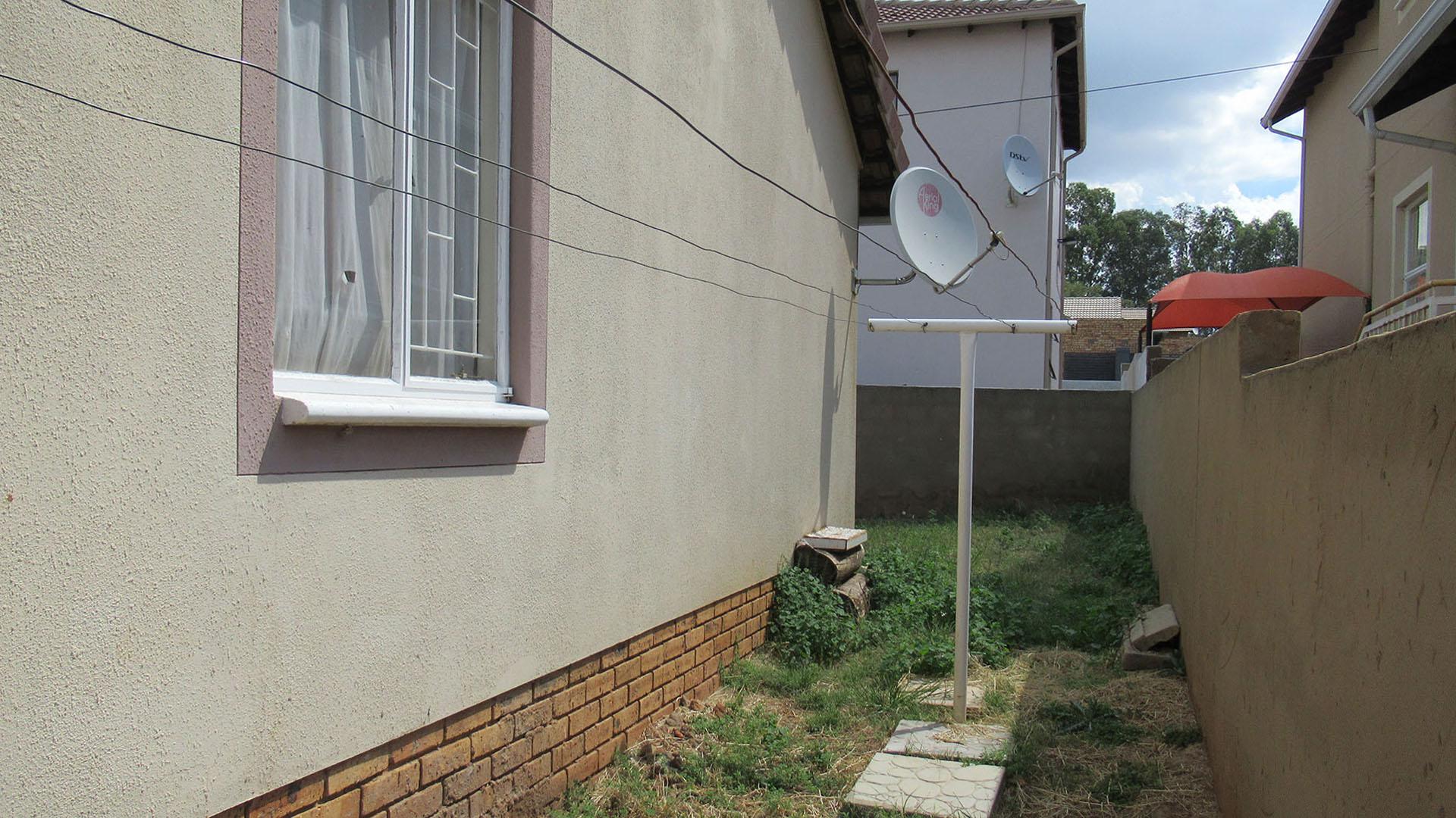 Backyard of property in Witpoortjie