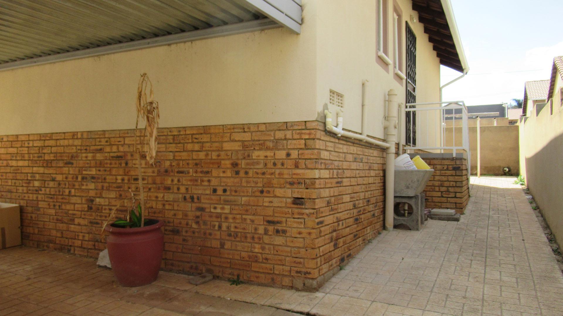 Backyard of property in Witpoortjie