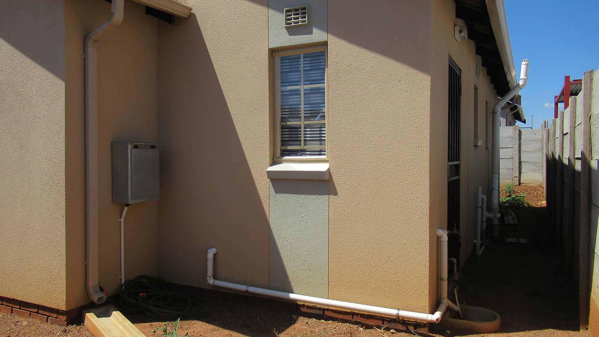 Front View of property in Sky City