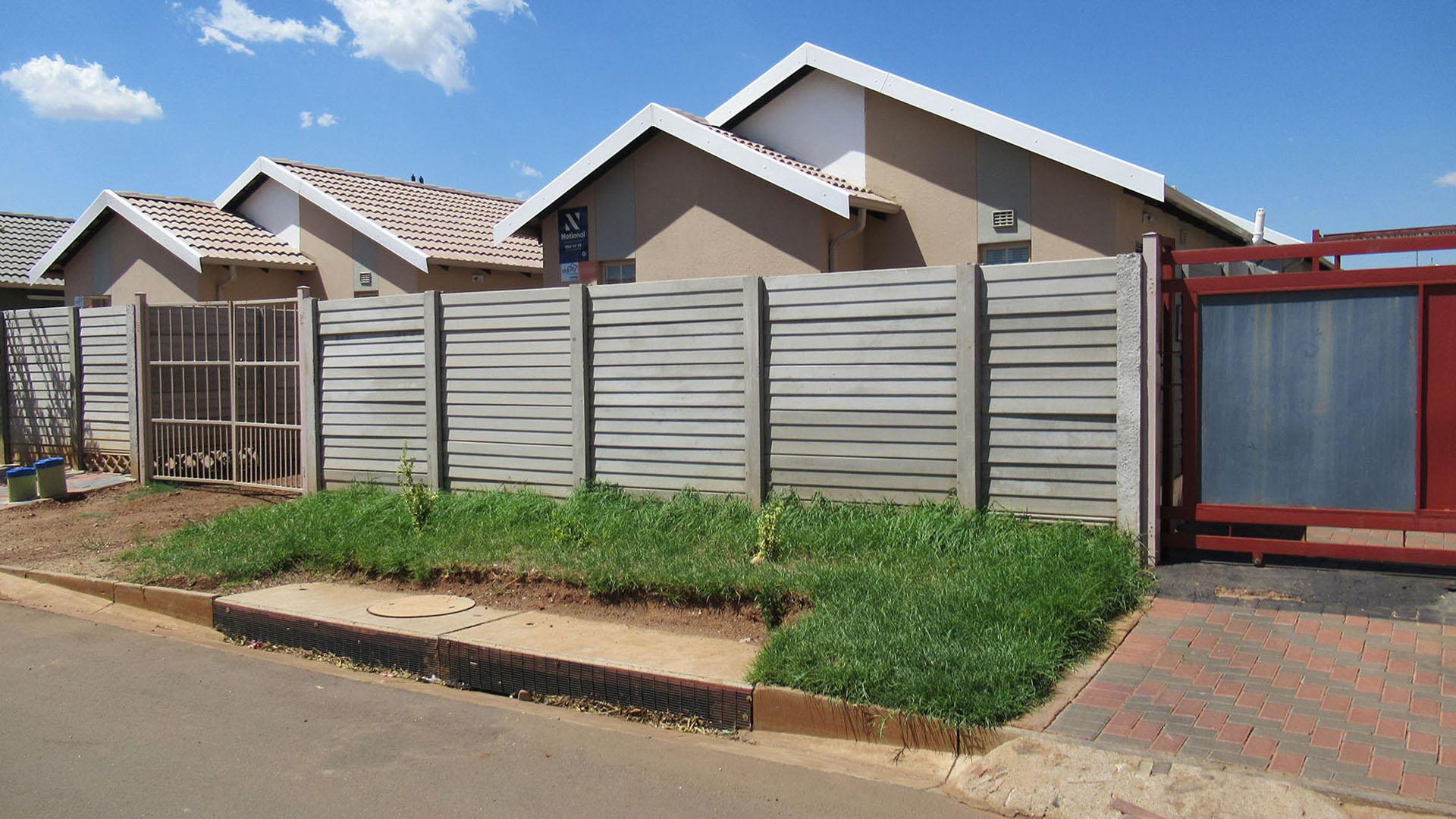 Front View of property in Sky City