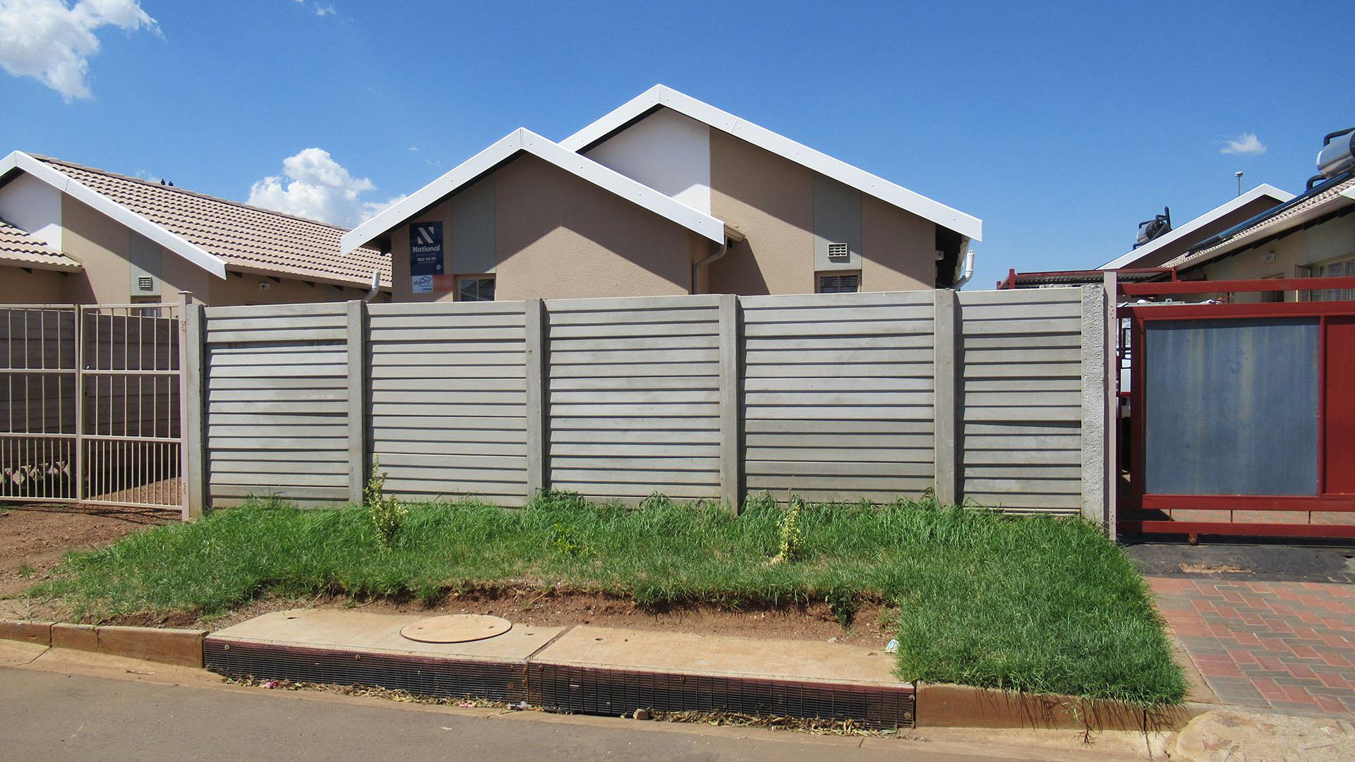 Front View of property in Sky City