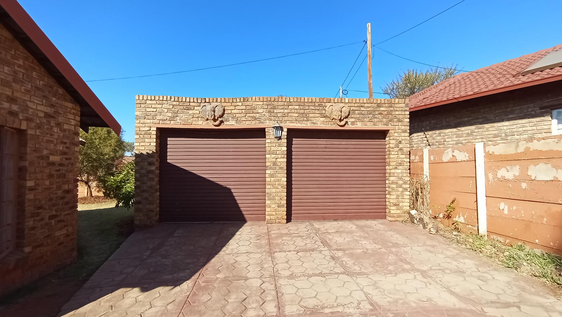 Spaces - 6 square meters of property in Highveld