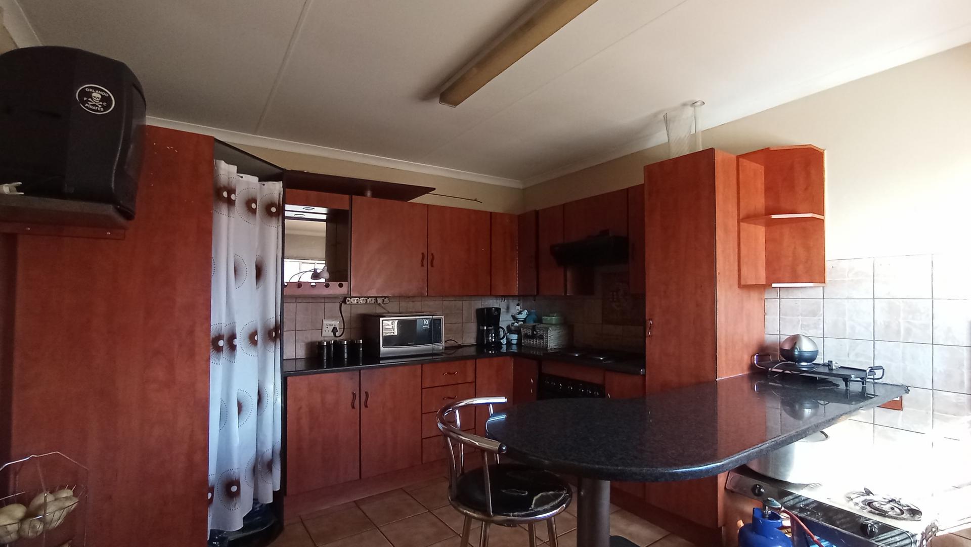 Kitchen - 15 square meters of property in Highveld