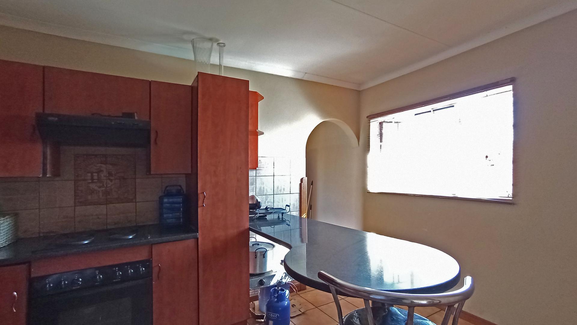 Kitchen - 15 square meters of property in Highveld