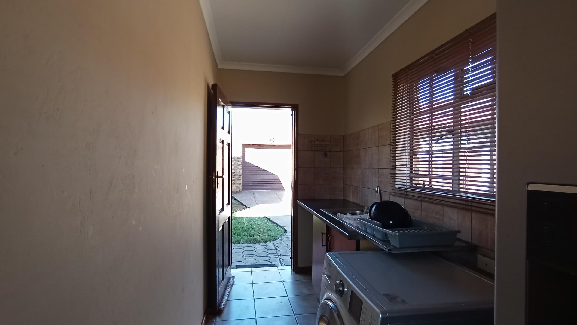 Scullery - 7 square meters of property in Highveld