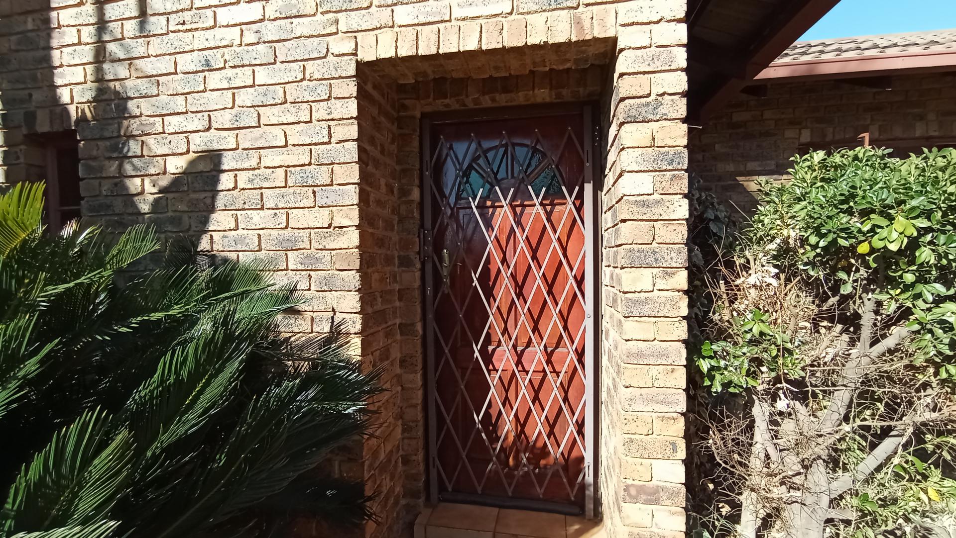 Front View of property in Highveld