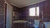 Main Bathroom - 9 square meters of property in Highveld