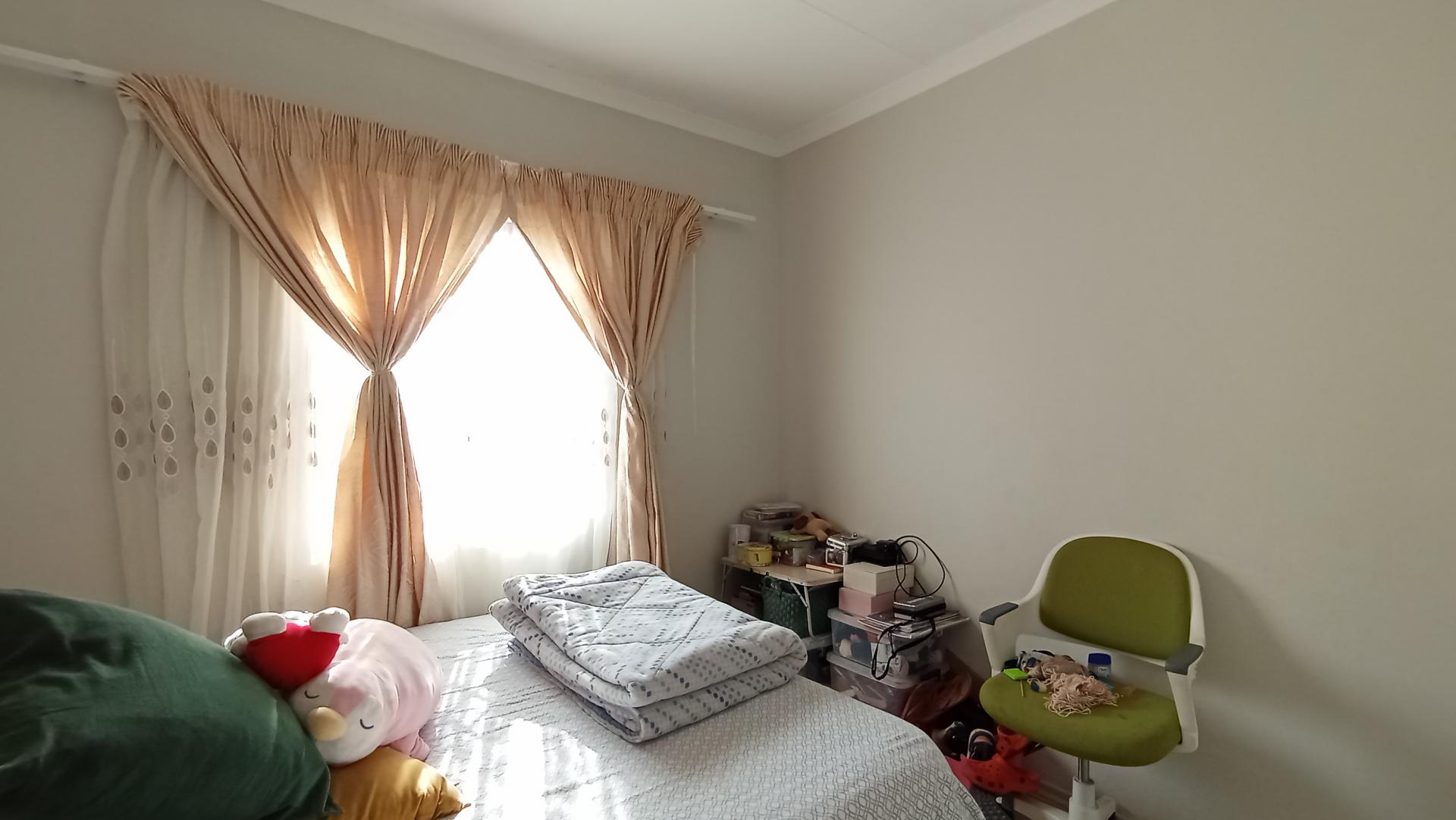 Bed Room 2 - 12 square meters of property in Hesteapark