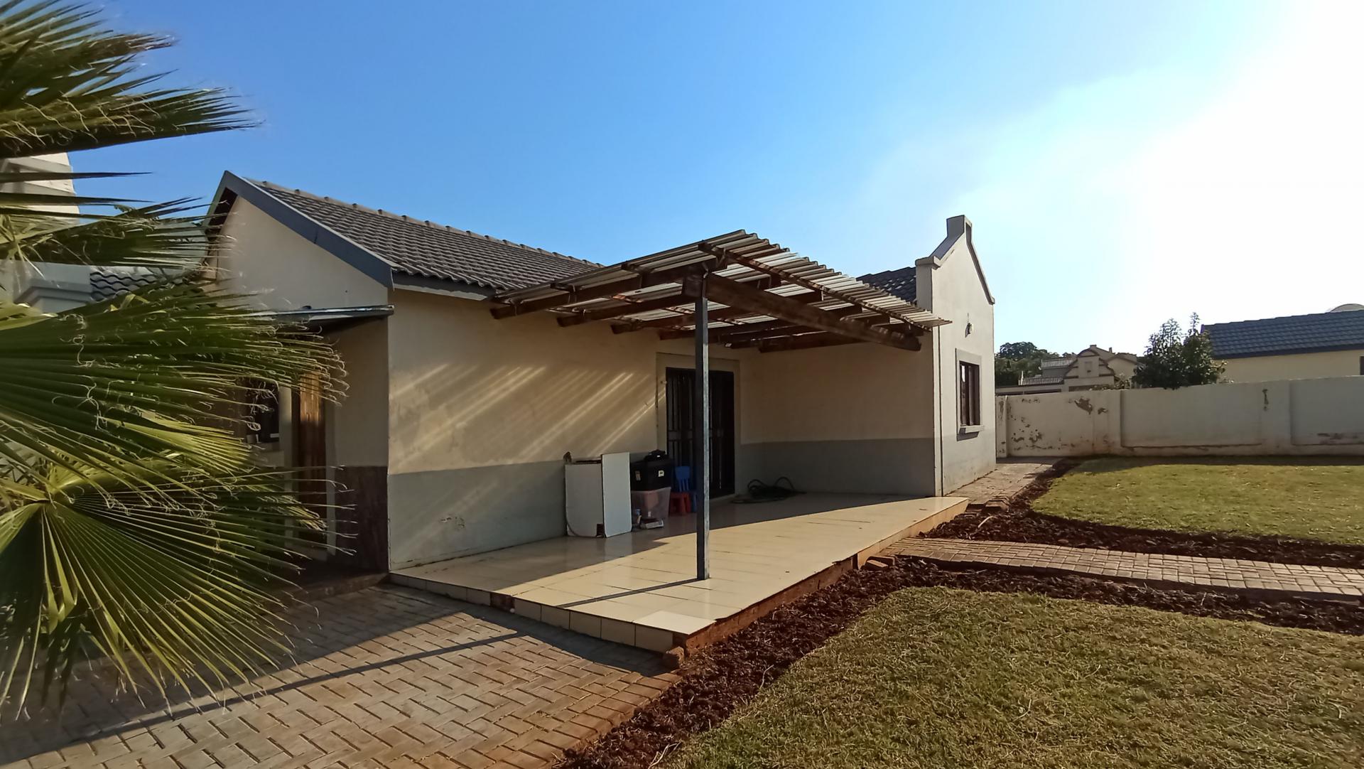 Front View of property in Hesteapark