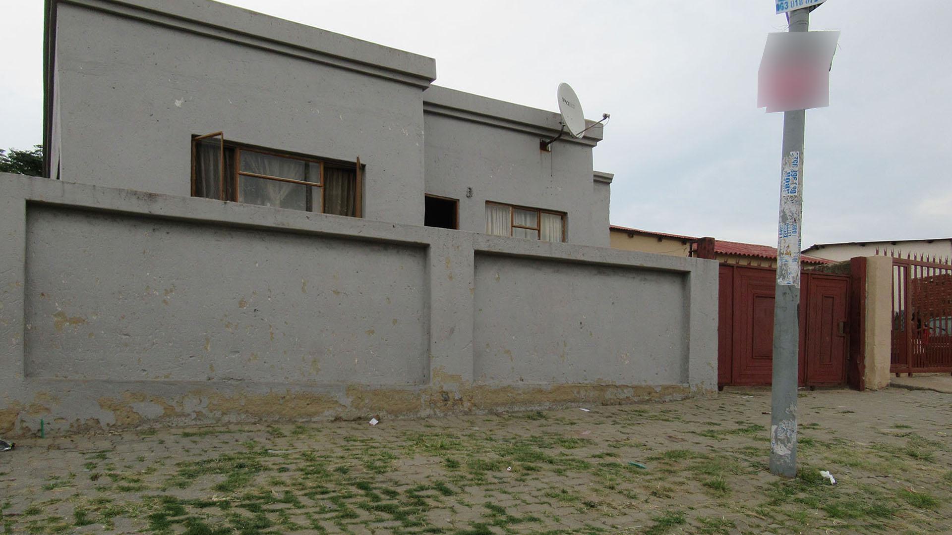 Front View of property in Umfuyaneni