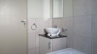 Bathroom 1 - 5 square meters of property in Brentwood Park