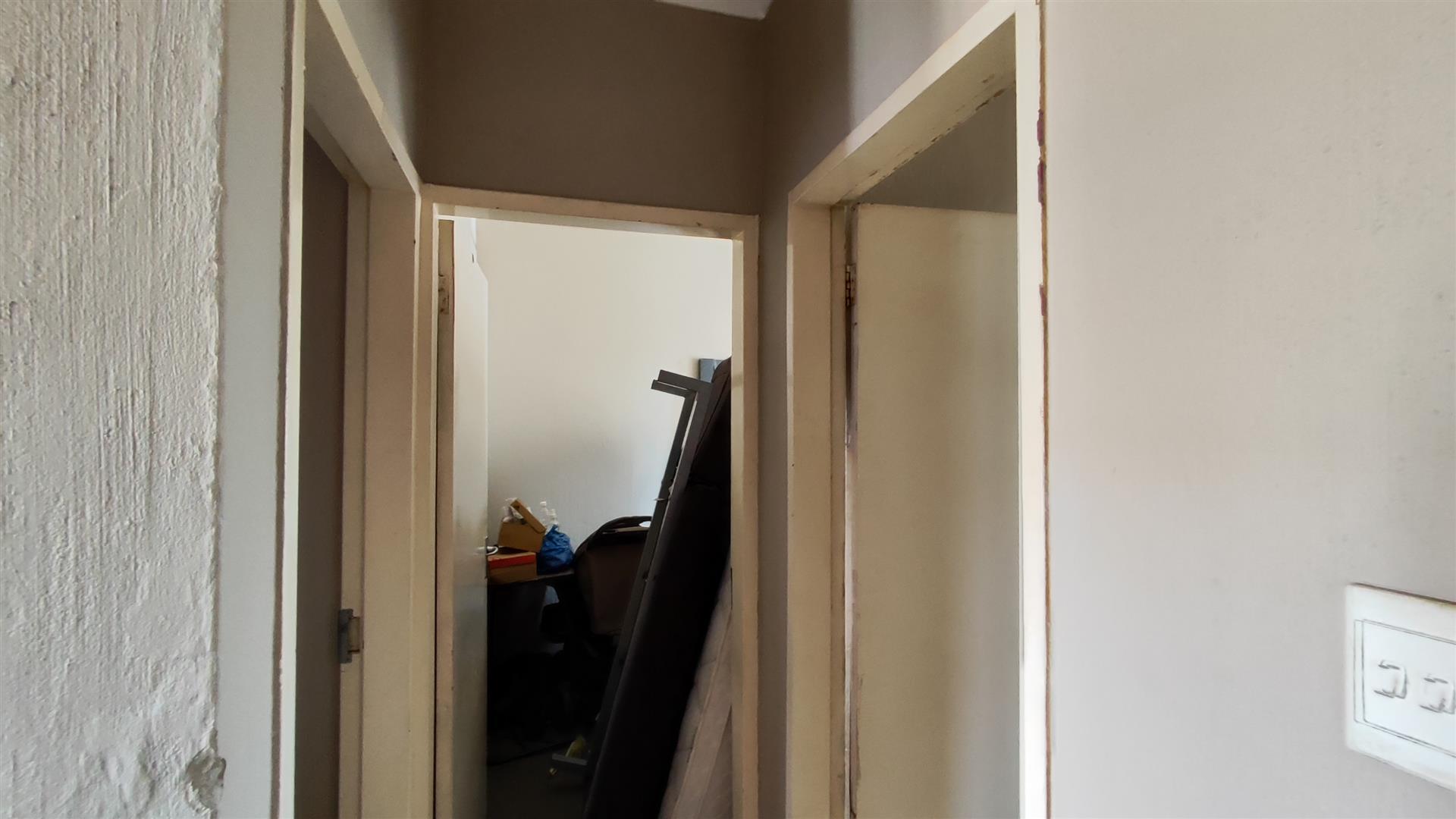 Spaces - 2 square meters of property in Elspark