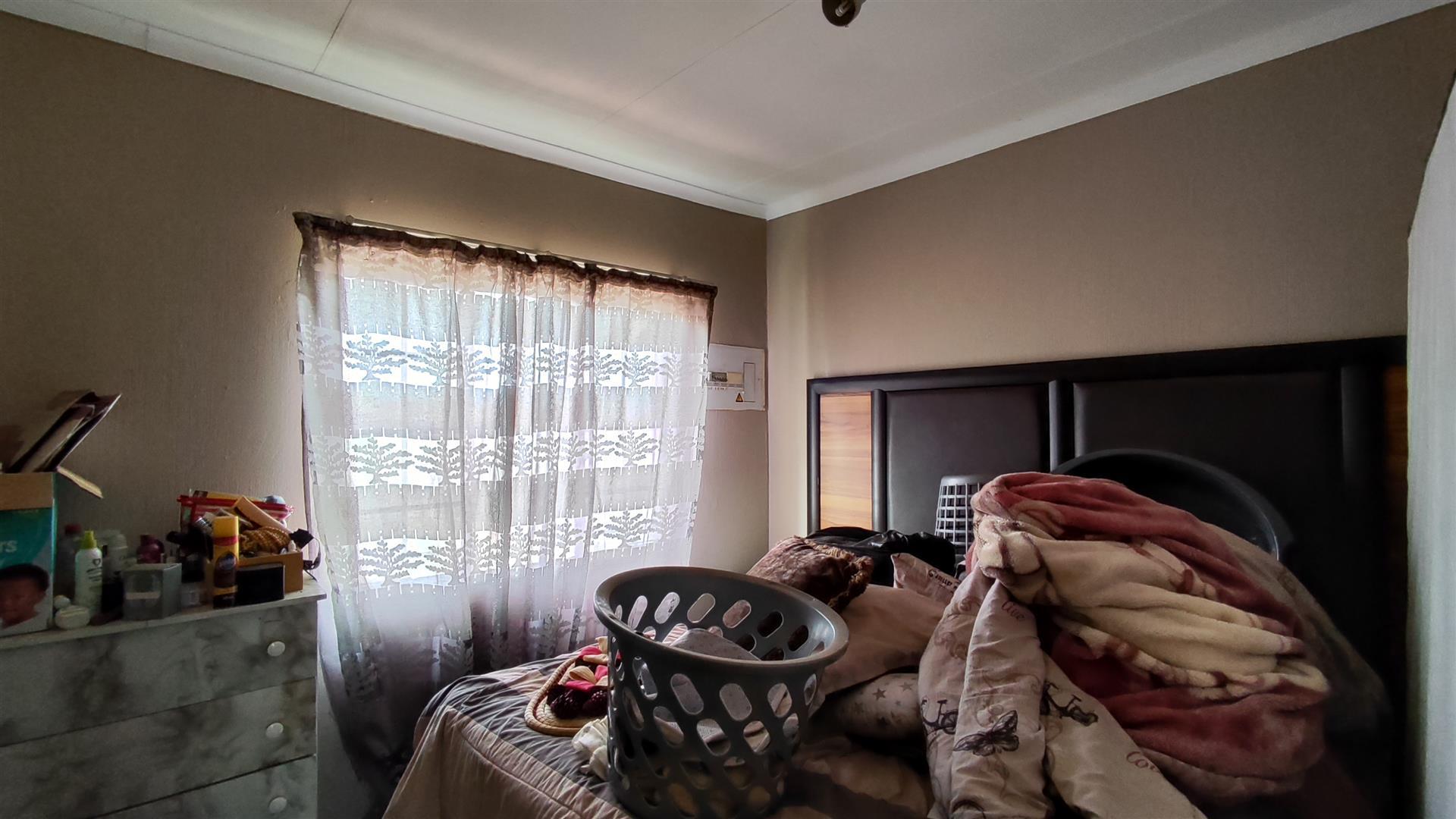 Bed Room 1 - 12 square meters of property in Elspark