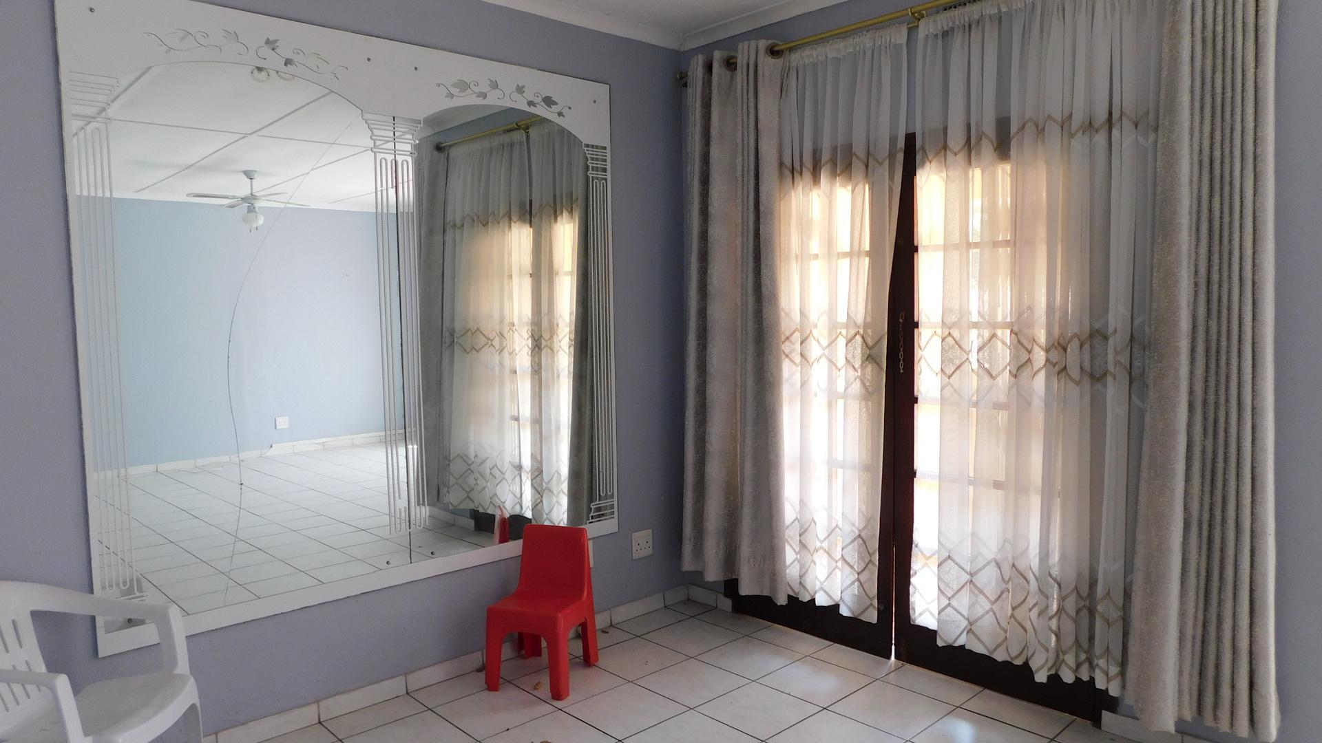 Spaces - 19 square meters of property in Margate