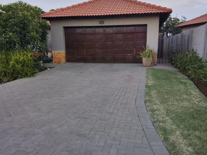 3 Bedroom House to Rent in Waterval East - Property to rent - MR622806