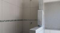 Main Bathroom - 6 square meters of property in Mid-ennerdale