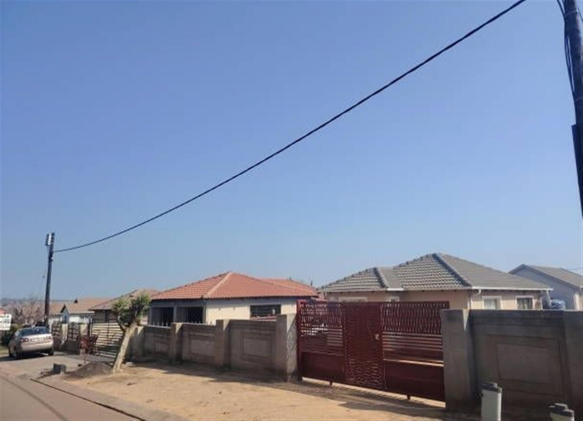 Front View of property in Klarinet