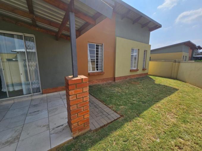 3 Bedroom Simplex for Sale For Sale in Waterval East - MR622865