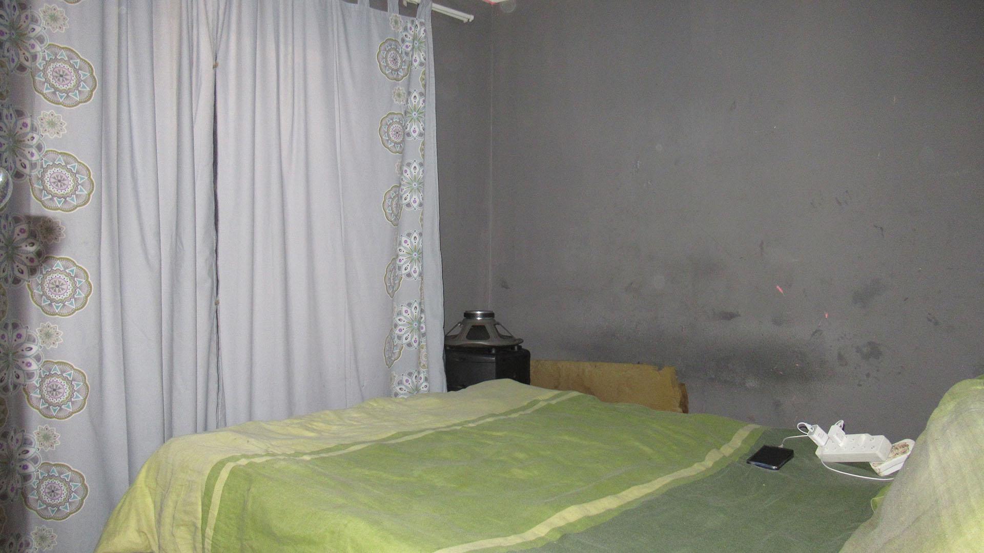 Bed Room 2 - 6 square meters of property in Protea Glen