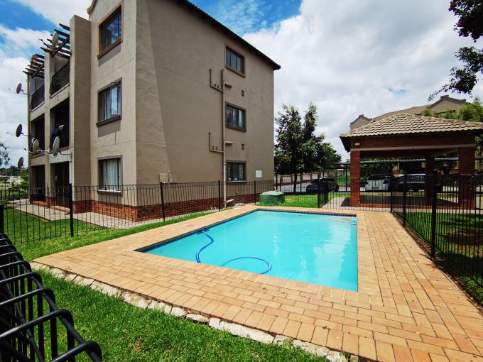 2 Bedroom Apartment for Sale For Sale in Bloubosrand - MR622912