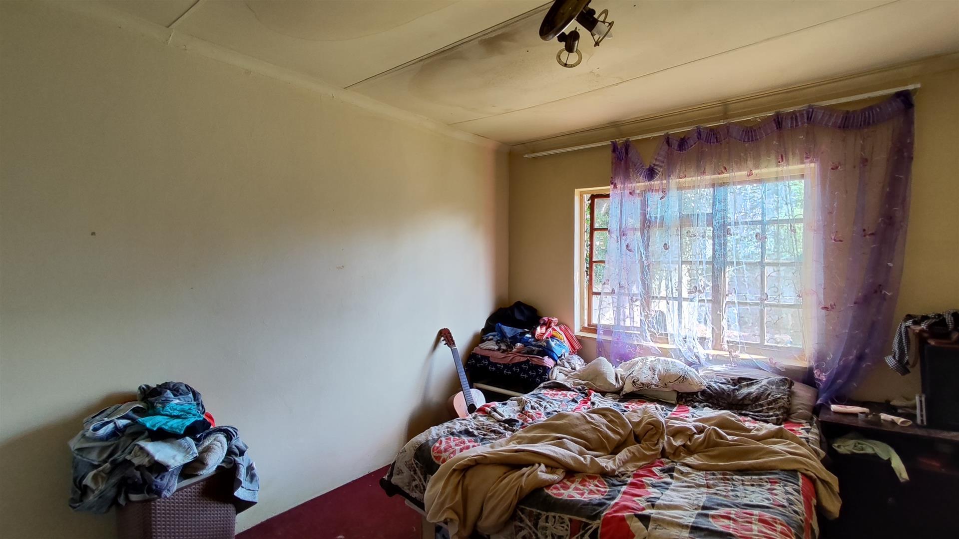 Flatlet - 90 square meters of property in Primrose Hill