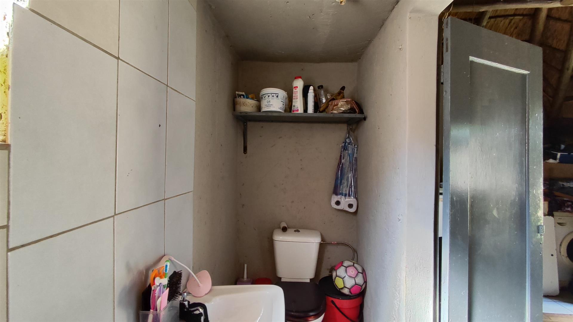 Staff Bathroom - 4 square meters of property in Primrose Hill