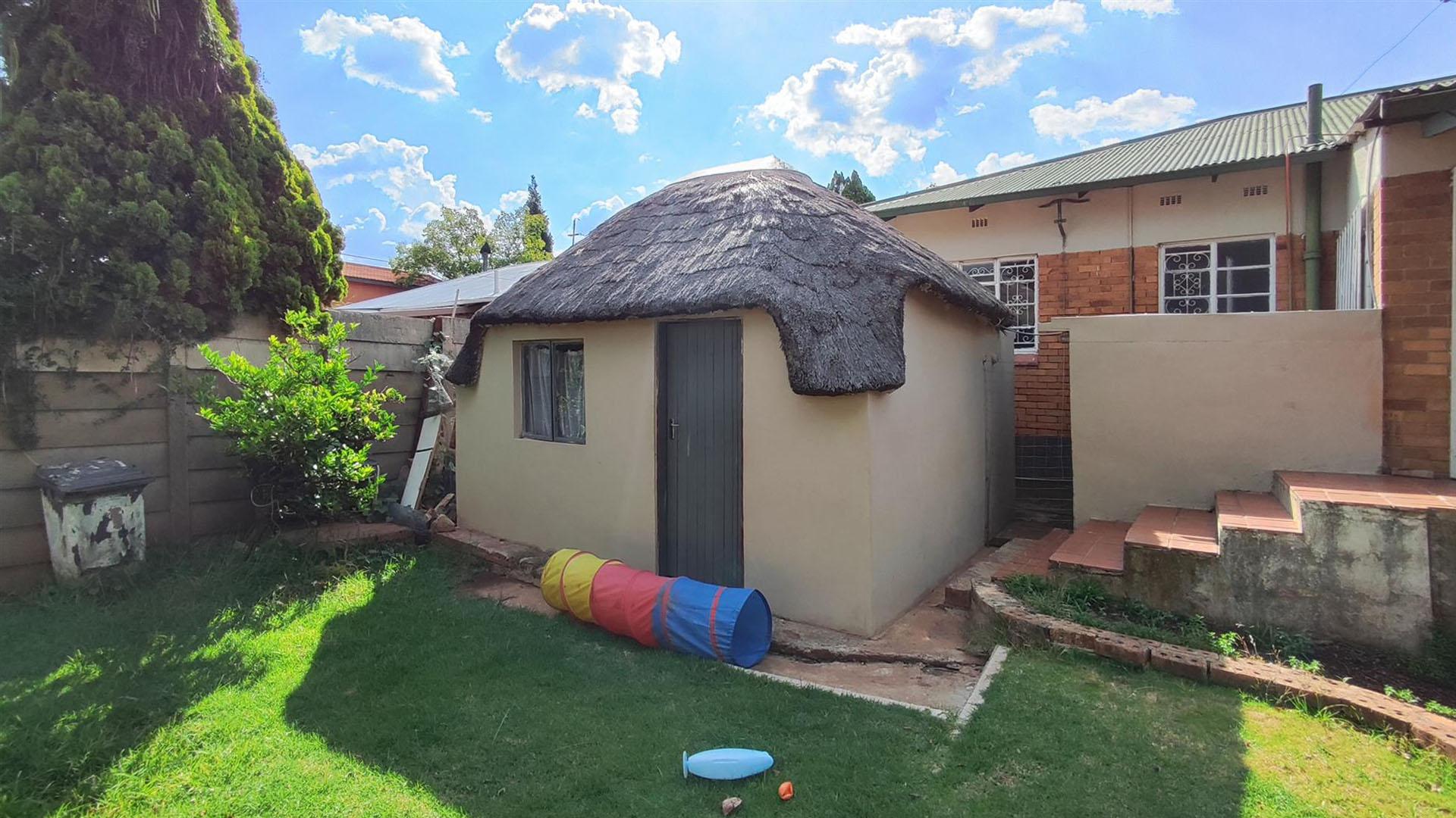 Staff Room - 18 square meters of property in Primrose Hill