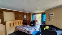 Flatlet - 90 square meters of property in Primrose Hill