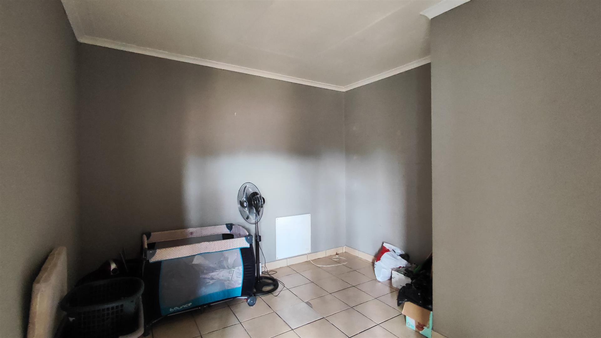 Bed Room 1 - 15 square meters of property in Brakpan