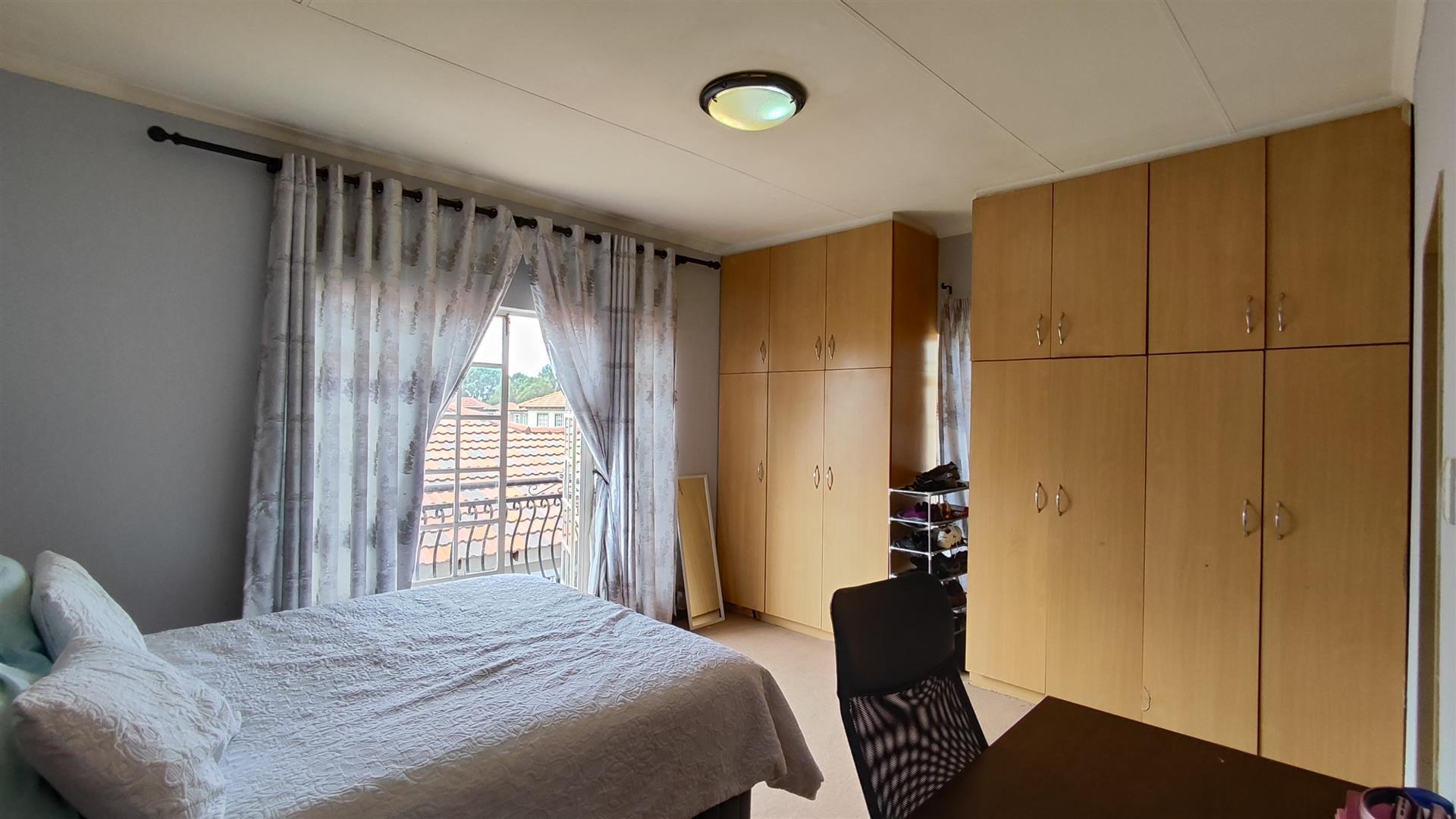 Main Bedroom - 23 square meters of property in Brakpan