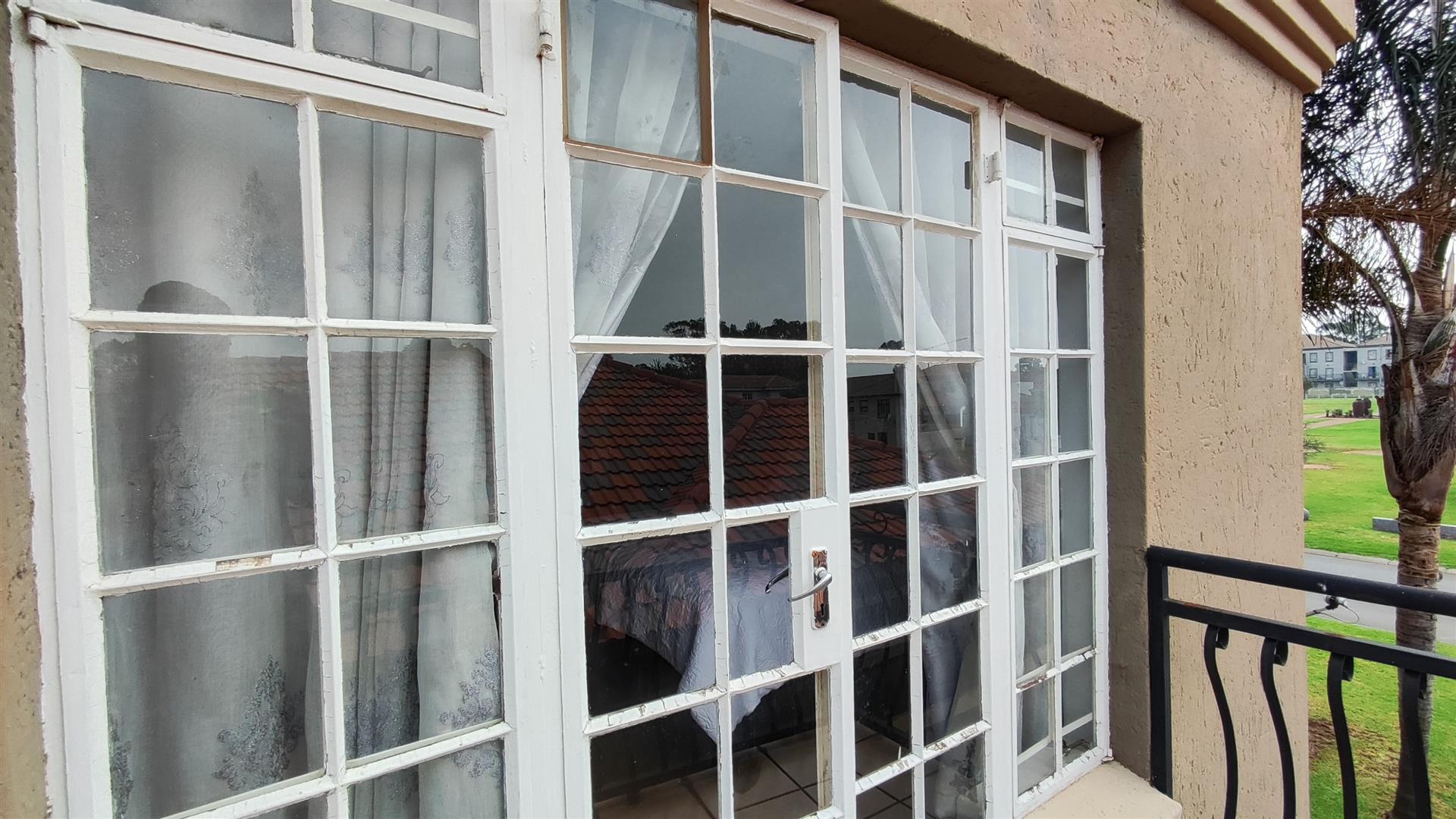 Balcony - 5 square meters of property in Brakpan