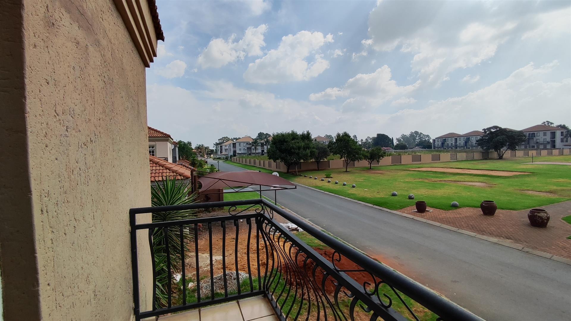 Balcony - 5 square meters of property in Brakpan
