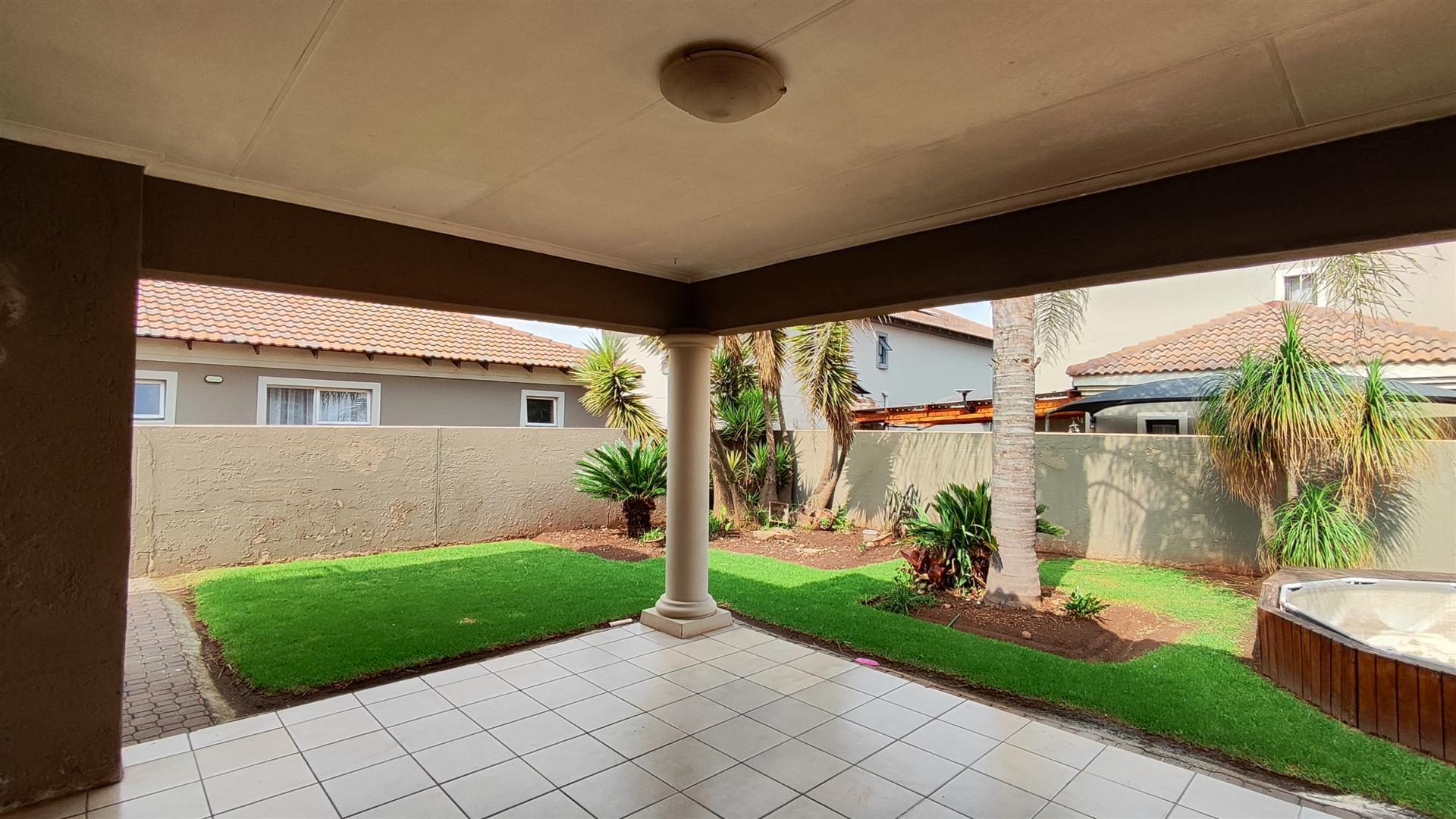 Patio - 20 square meters of property in Brakpan